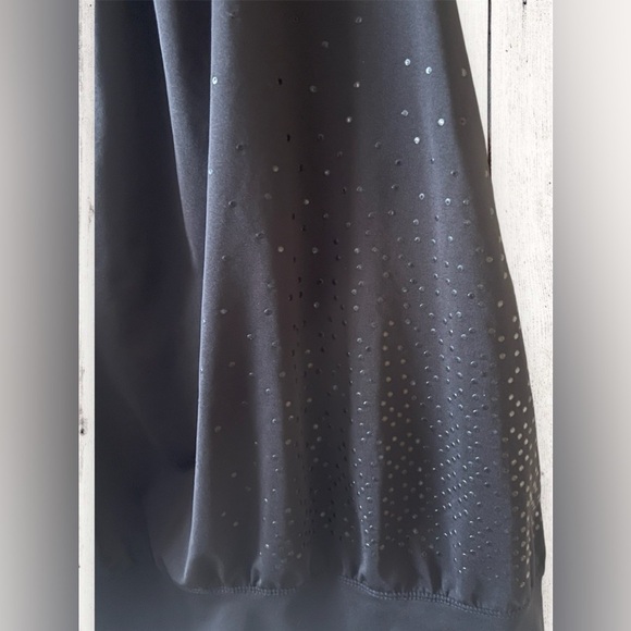 H&M Sports Womens Black Workout Tank Top Medium Racerback Key Hole Back - Picture 2 of 7